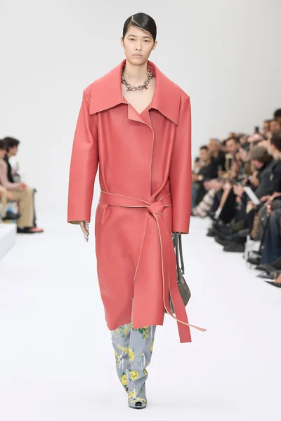 Look 8